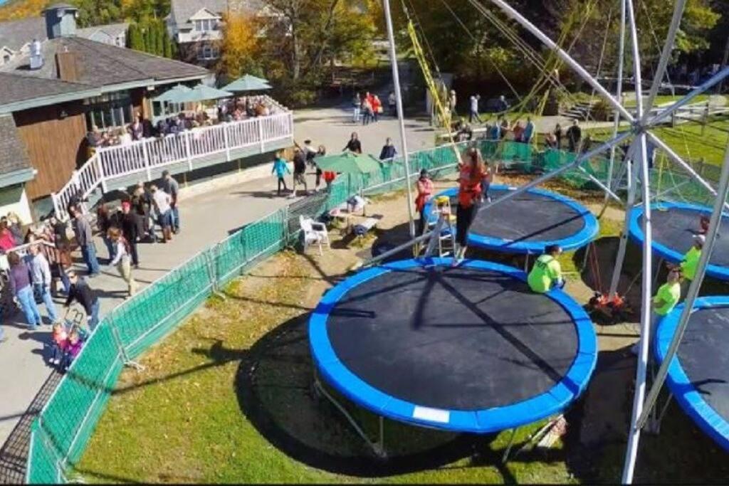 Deluxe Ski On Off 1Br Suite Sleeps 4 On Jiminy Mtn Hancock Εξωτερικό φωτογραφία