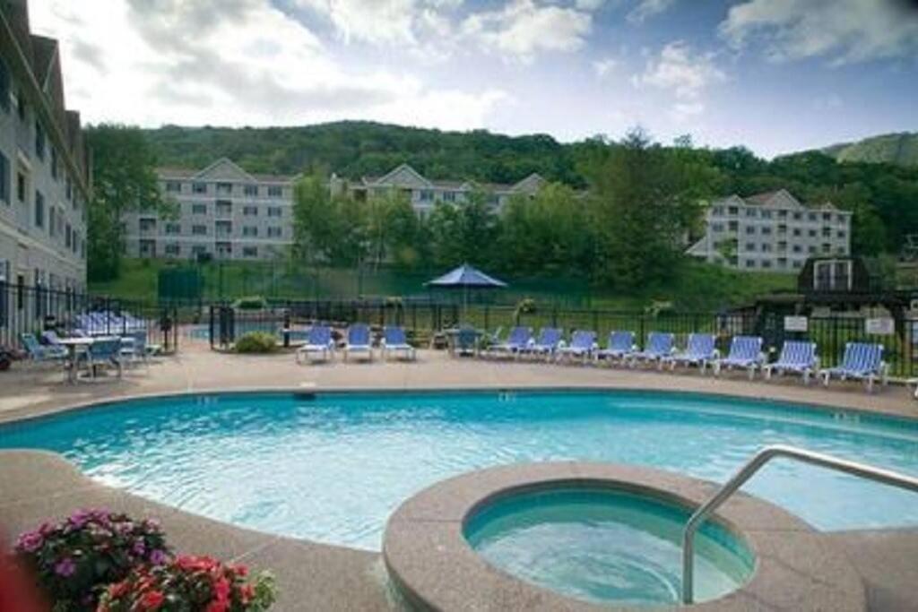 Deluxe Ski On Off 1Br Suite Sleeps 4 On Jiminy Mtn Hancock Εξωτερικό φωτογραφία
